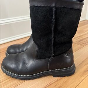 UGG Black Leather and Suede Mid-Calf Boots Like New W9